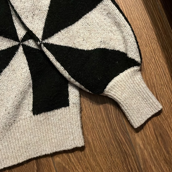 Only Jacquard Geometric Sweater - Picture 10 of 10